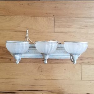 Bathroom vanity light bar